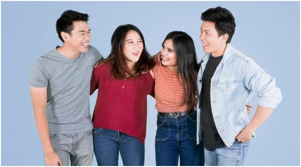 How Do I Avoid Looking Distracting or Becoming a Comedian’s Target?